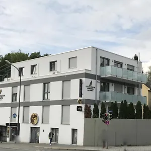 Sahara Falcon München